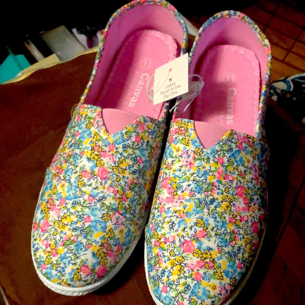 Floral canvas slip on